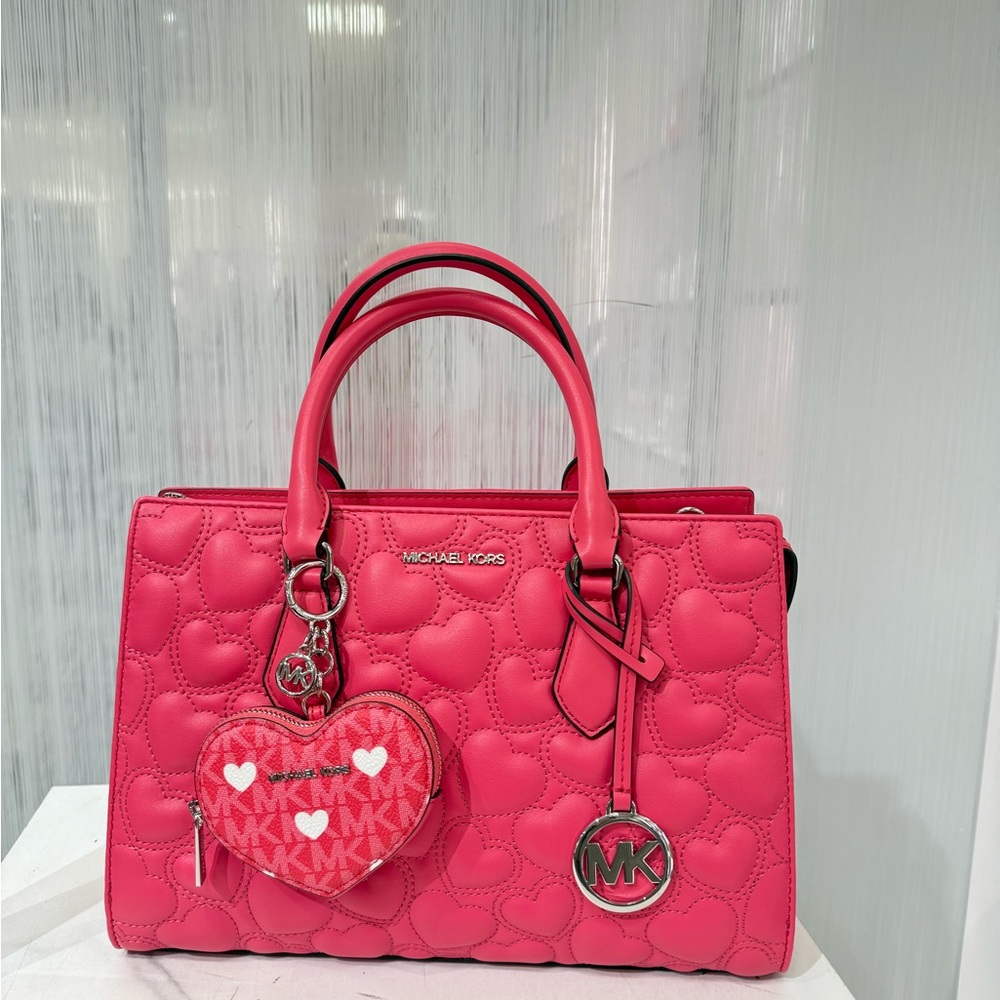 New set michael kors Sheila Medium Heart Embroidered Satchel and Coin Purse Set
